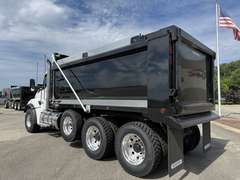 2027 Kenworth T880 photo 10