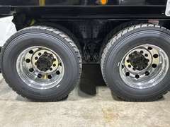 2027 Kenworth T880 photo 3