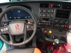 2027 Kenworth W990 photo 2