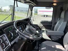 2027 Kenworth W900 photo 3