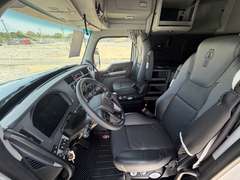2027 Kenworth T880S PH photo 3