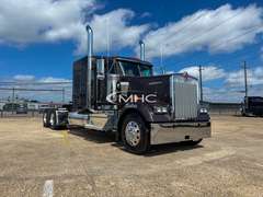 2027 Kenworth W900L photo 1