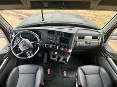 2027 Kenworth T880S PH photo 3