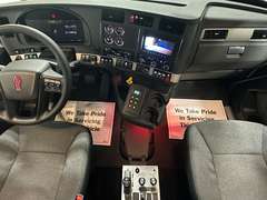 2027 Kenworth T880 photo 3