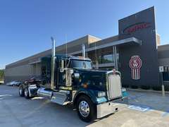 2027 Kenworth W900L photo 1