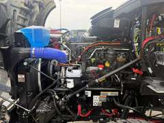 2027 Kenworth T880 photo 6