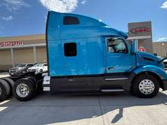 2022 Peterbilt 579 photo 8