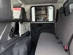2027 Isuzu NPR-HD photo 9