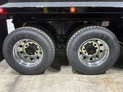 2027 Kenworth T880S photo 3
