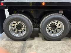 2027 Kenworth T880S photo 3