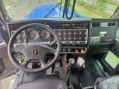 2027 Kenworth W900L photo 3