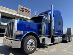 2022 Peterbilt 389 photo 2