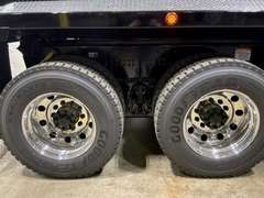 2027 Kenworth T880S photo 3