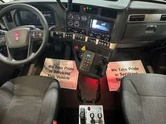 2027 Kenworth T880S PH photo 2