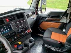 2027 Kenworth W990 photo 3