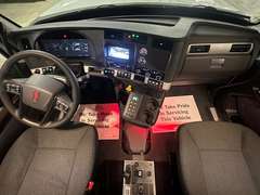 2027 Kenworth T880S PH photo 2