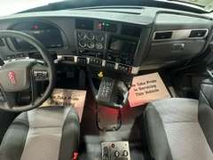 2027 Kenworth T880S photo 3