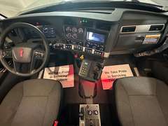 2027 Kenworth T880S PH photo 2
