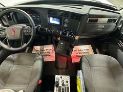 2027 Kenworth T880S PH photo 2