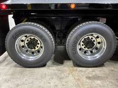 2027 Kenworth T880S photo 3