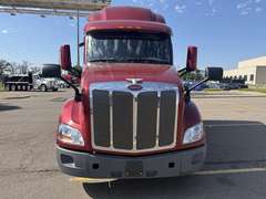 2021 Peterbilt 579 photo 2