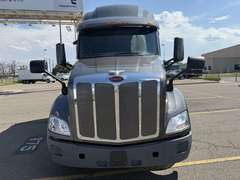 2022 Peterbilt 579 photo 2
