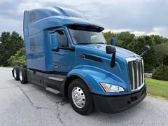 2022 Peterbilt 579 photo 1