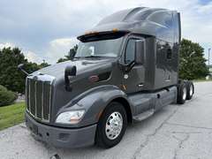 2022 Peterbilt 579 photo 2