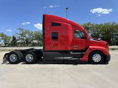 2023 Kenworth T680 photo 2