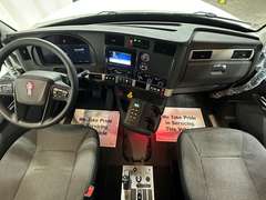 2027 Kenworth T880S PH photo 2