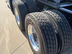 2022 Kenworth T680 photo 6