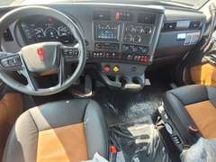 2027 Kenworth W990 photo 3