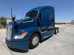 2023 Kenworth T680 photo 2