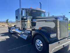 2027 Kenworth W900L photo 1