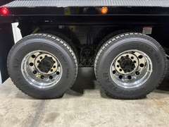 2027 Kenworth T880S photo 3
