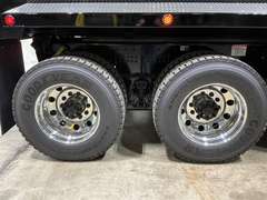 2027 Kenworth T880S photo 3