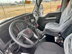 2027 Kenworth T880 photo 3