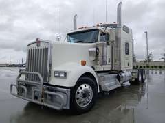 2023 Kenworth W900L photo 3