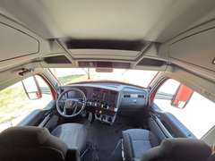 2023 Kenworth T680 photo 3