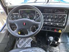 2027 Kenworth W900L photo 3