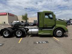 2023 Kenworth T680 photo 4