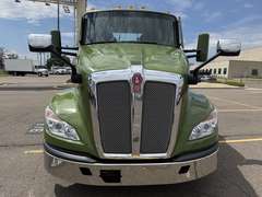 2023 Kenworth T680 photo 2
