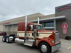 2027 Kenworth W900L photo 1