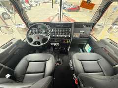2027 Kenworth W900L photo 3