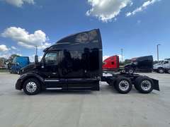 2022 Peterbilt 579 photo 2