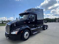 2022 Peterbilt 579 photo 1