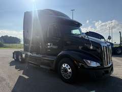 2022 Peterbilt 579 photo 4