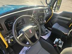 2027 Kenworth T880S PH photo 3