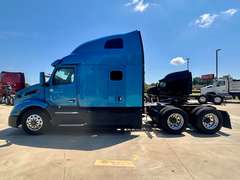 2022 Peterbilt 579 photo 8