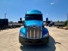 2022 Peterbilt 579 photo 10